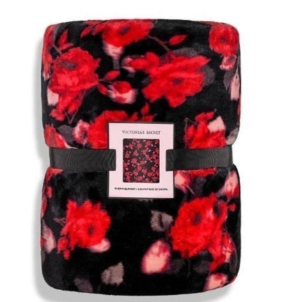 SOLD New Victoria secret Sherpa blanket